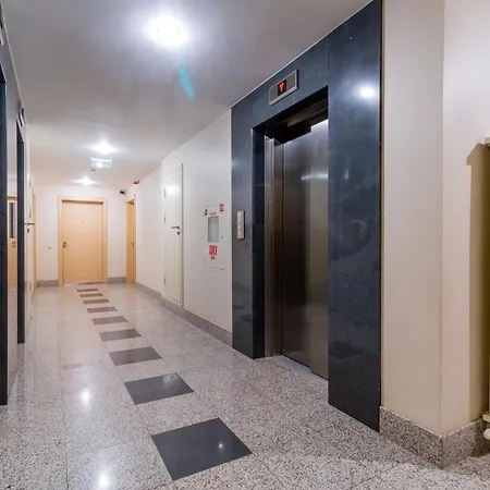 Comfort & Views Over Near Airport And Center Апартаменты Рига