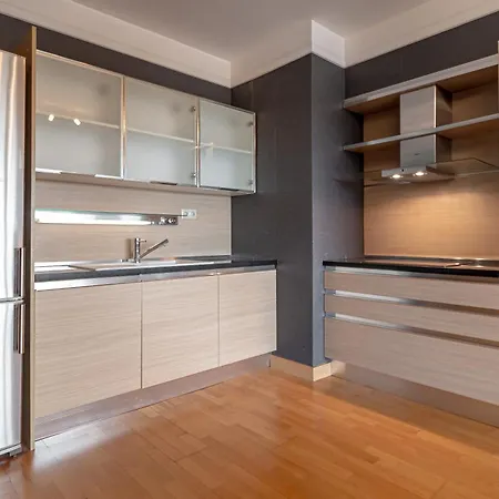 Apartamento Comfort & Views Over Near Airport And Center