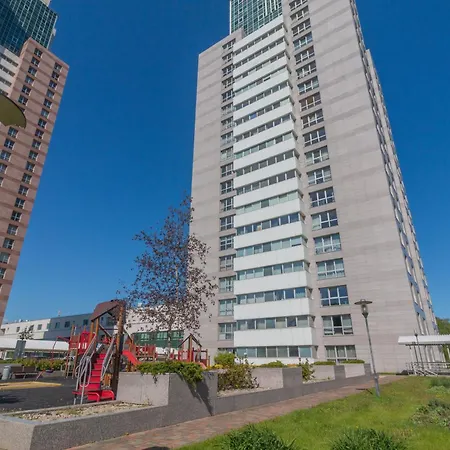 Comfort & Views Over Near Airport And Center 里加